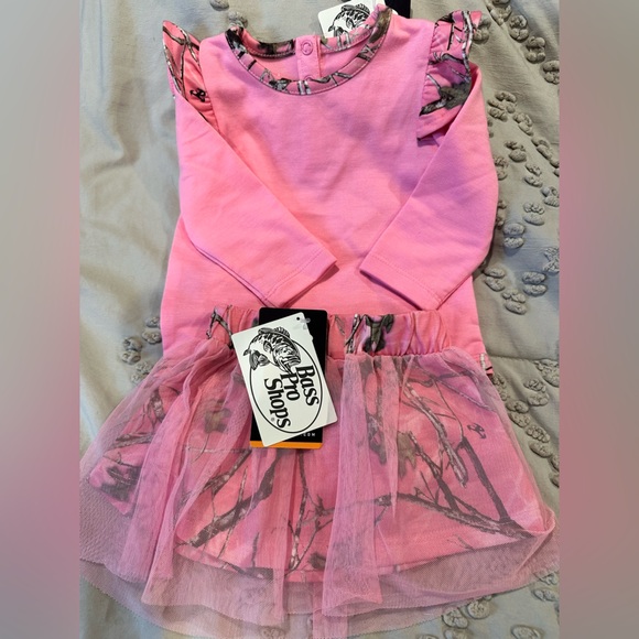 Pink Camo outfit - Picture 2 of 6